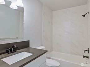1226 Bellefield Park Lane NW 1226, Bellevue WA 98004