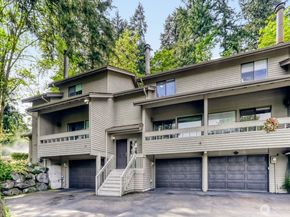 1226 Bellefield Park Lane NW 1226, Bellevue WA 98004