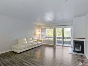 1226 Bellefield Park Lane NW 1226, Bellevue WA 98004