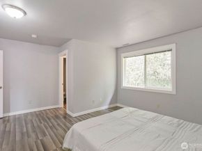1226 Bellefield Park Lane NW 1226, Bellevue WA 98004