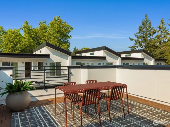 1151 129th Court NE, Bellevue WA 98005