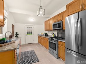 4207 SW Manning St, Seattle WA 98116