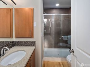 11236 108th Ave Ne, Kirkland WA 98033