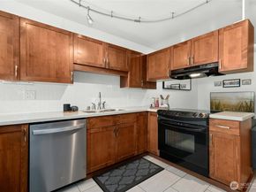 447 7th Avenue, Kirkland WA 98033