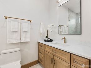 1207 145th Avenue SE, Bellevue WA 98007