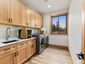 1207 145th Avenue SE, Bellevue WA 98007