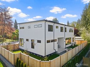 1207 145th Avenue SE, Bellevue WA 98007