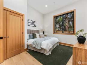 1207 145th Avenue SE, Bellevue WA 98007