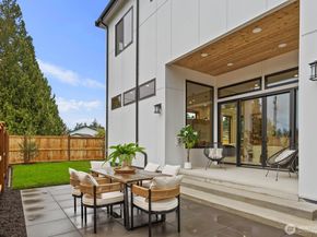 1207 145th Avenue SE, Bellevue WA 98007