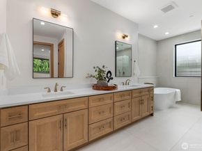 1207 145th Avenue SE, Bellevue WA 98007