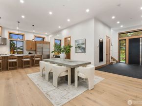1207 145th Avenue SE, Bellevue WA 98007
