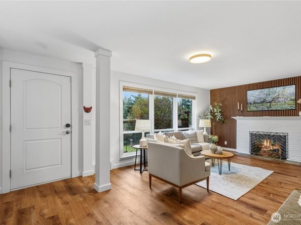 13054 30th Avenue NE, Seattle WA 98125