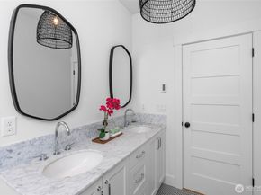 2708 1st Avenue W, Seattle WA 98119