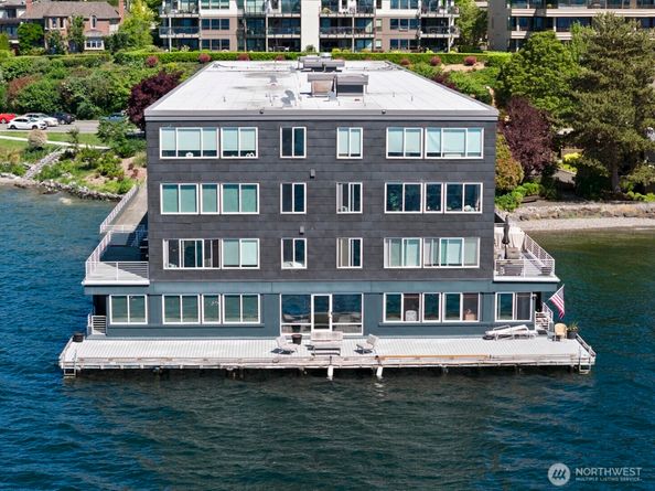 733 Lake Street S 301, Kirkland WA 98033