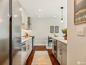 733 Lake Street S 301, Kirkland WA 98033