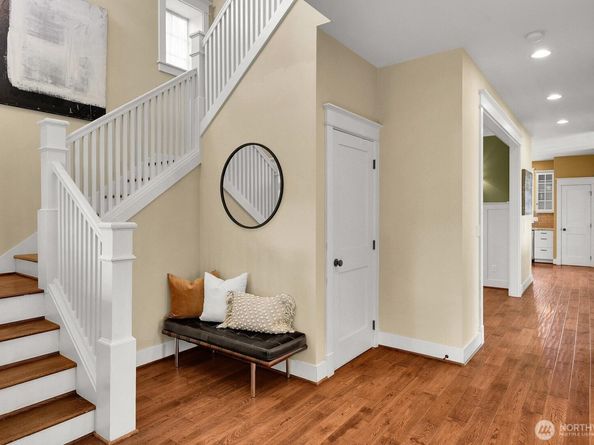 818 24th Avenue A, Seattle WA 98122