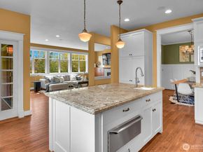 818 24th Avenue A, Seattle WA 98122