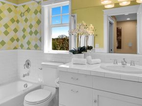 818 24th Avenue A, Seattle WA 98122