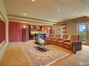 1055 91st Avenue NE, Bellevue WA 98004