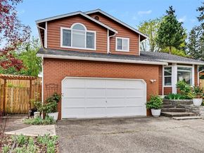 4002 NE 7th Court, Renton WA 98056