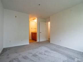 4050 S 212th Court B, SeaTac WA 98198
