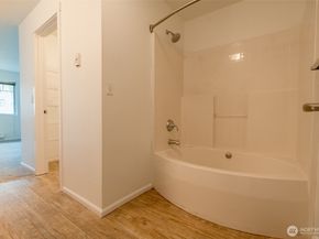 4050 S 212th Court B, SeaTac WA 98198