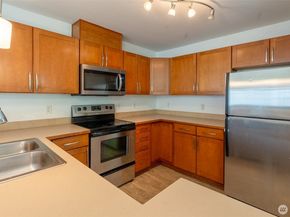 4050 S 212th Court B, SeaTac WA 98198