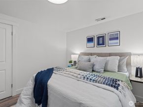 16142 Midvale Avenue N, Shoreline WA 98133
