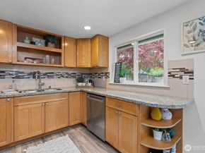 16142 Midvale Avenue N, Shoreline WA 98133