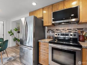 16142 Midvale Avenue N, Shoreline WA 98133