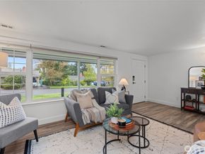 16142 Midvale Avenue N, Shoreline WA 98133