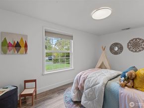 16142 Midvale Avenue N, Shoreline WA 98133