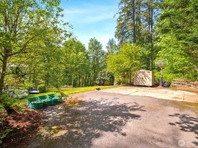 15715 249 Avenue SE, Issaquah WA 98027