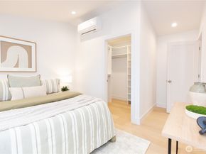 1530 25th Ave B, Seattle WA 98122