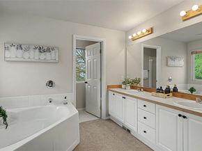5701 S 234th Street 29, Kent WA 98032