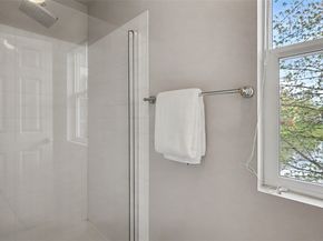 5701 S 234th Street 29, Kent WA 98032