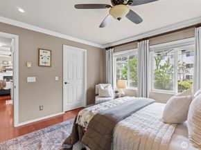 22022 42nd Avenue S 202, Kent WA 98032