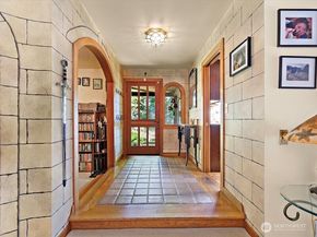 6418 E Mercer Way, Mercer Island WA 98040