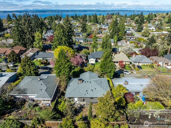 3430 39th Avenue W, Seattle WA 98199