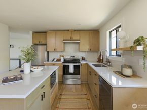 3430 39th Avenue W, Seattle WA 98199