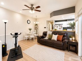 23782 SE Summerhill Lane 54, Issaquah WA 98029