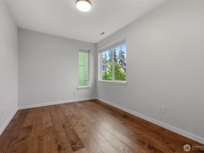 14590 36th Avenue NE, Lake Forest Park WA 98155