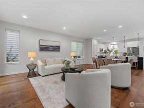 14590 36th Avenue NE, Lake Forest Park WA 98155