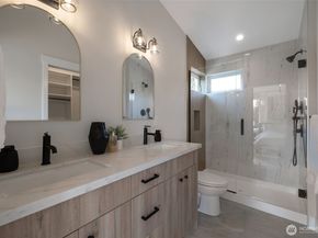 1605 SW Kenyon Street C, Seattle WA 98106