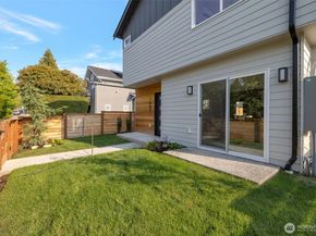 1605 SW Kenyon Street C, Seattle WA 98106