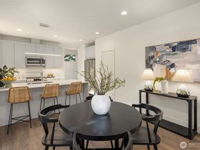 641 18th Avenue W, Kirkland WA 98033
