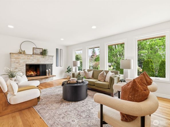 422 159th Place SE, Bellevue WA 98008