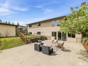 422 159th Place SE, Bellevue WA 98008