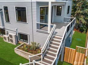 2114 26th Avenue W, Seattle WA 98199