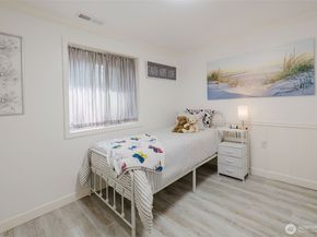 360 Kingsway W, Bremerton WA 98312